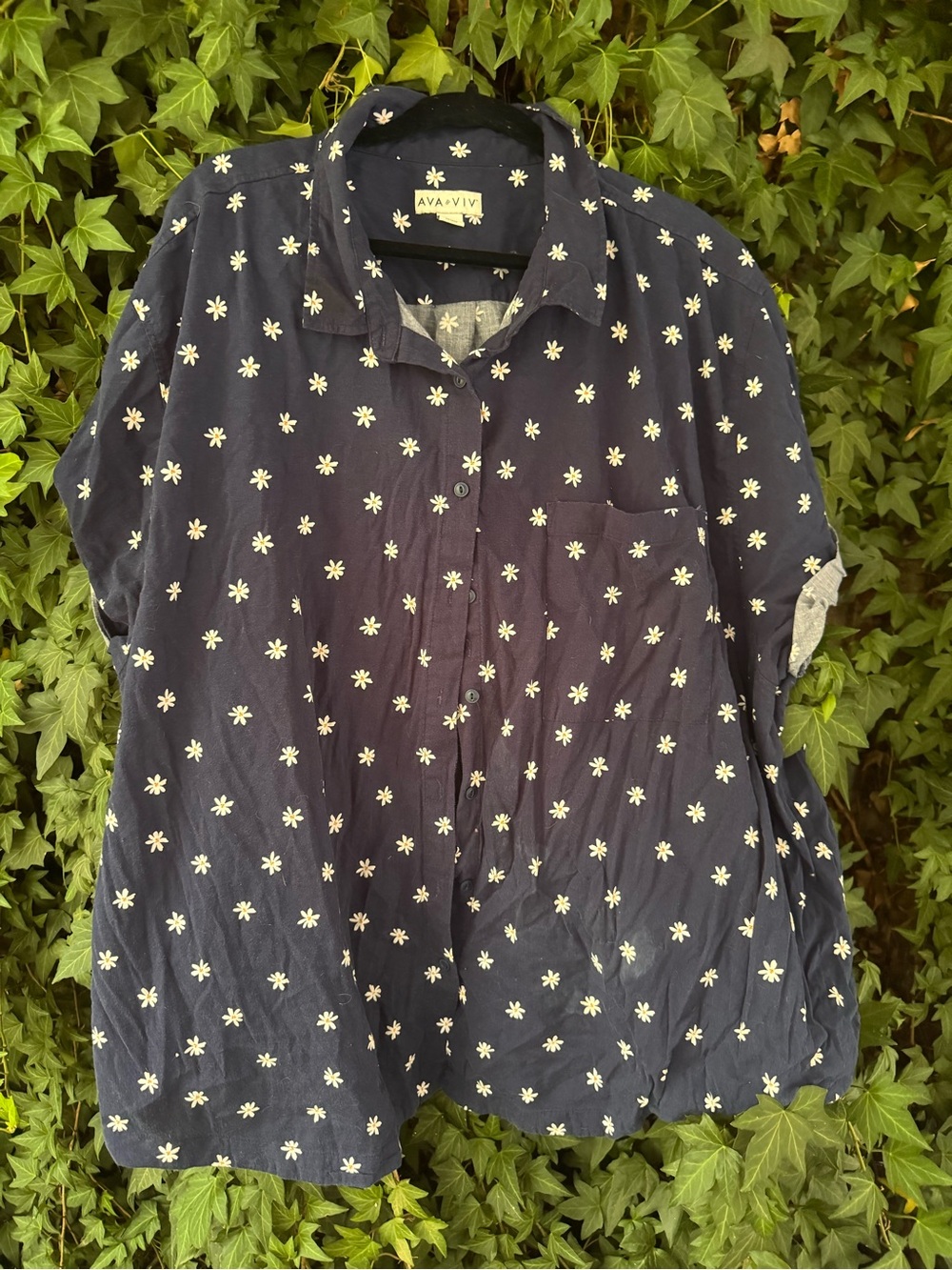 Ava & Viv Navy Short-Sleeve Button-Down with White Daisy Print